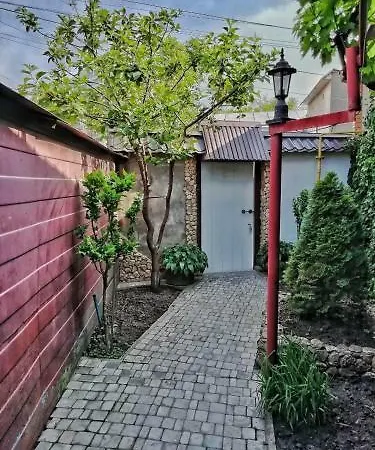 Дом С Двумя Входами , Одним Словом Две Однокомнатные Квартиры В Частном Доме , Которые Сдаются Отдельно Друг От Друга Lejlighed Odessa